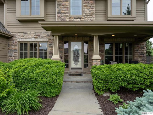 16505 Bauman Circle, Omaha, NE 68116