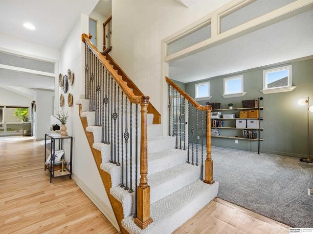 16505 Bauman Circle, Omaha, NE 68116