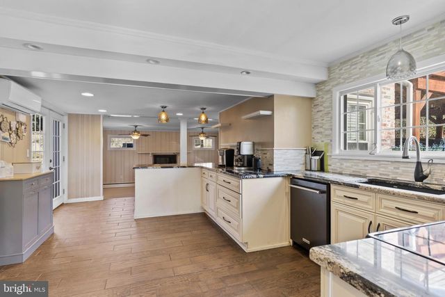 425 COUNTRY CLUB RD, Camp Hill, PA 17011