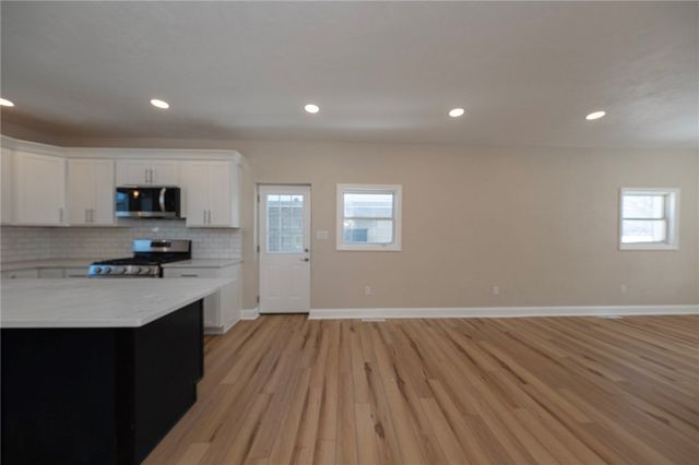 330 Spruce St, Latrobe, PA 15650