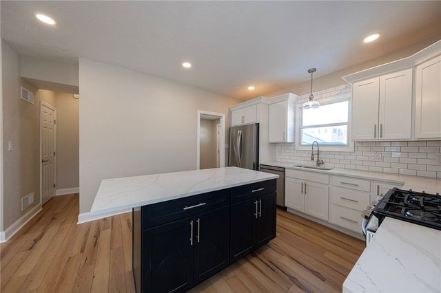 330 Spruce St, Latrobe, PA 15650