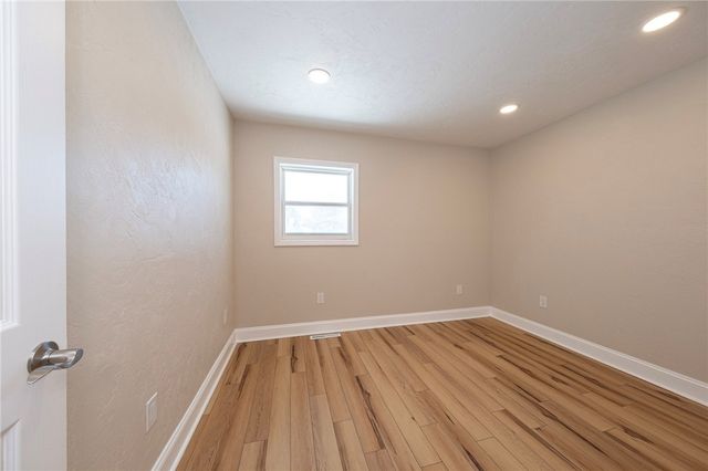 330 Spruce St, Latrobe, PA 15650