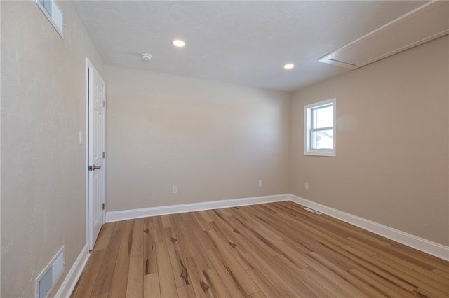 330 Spruce St, Latrobe, PA 15650