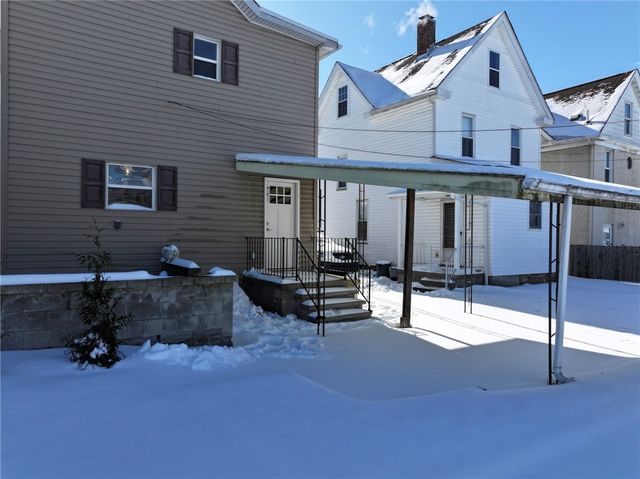 330 Spruce St, Latrobe, PA 15650