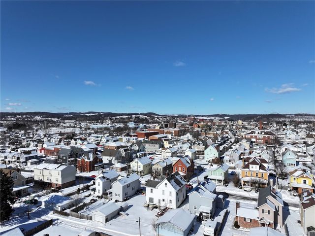 330 Spruce St, Latrobe, PA 15650