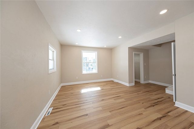 330 Spruce St, Latrobe, PA 15650