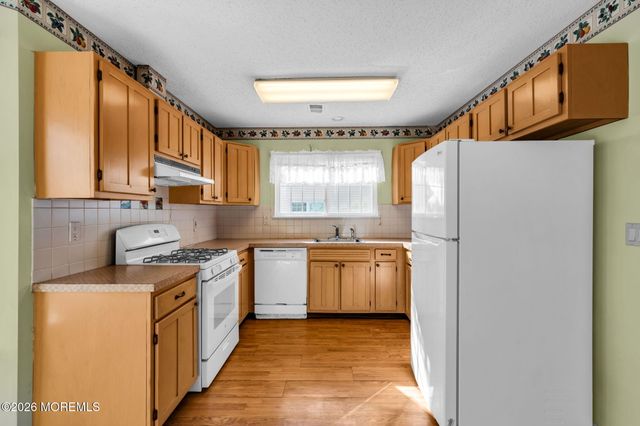 146 Pine Oak Boulevard, Barnegat, NJ 08005