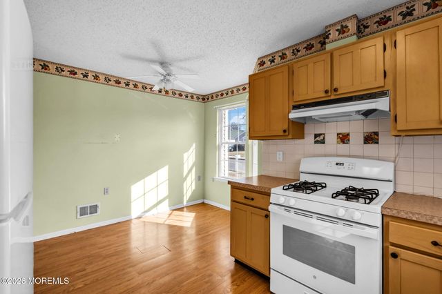 146 Pine Oak Boulevard, Barnegat, NJ 08005