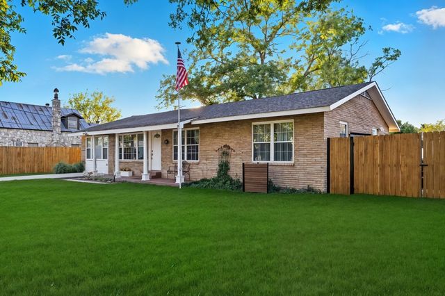 222 Hwy 27, Comfort, TX 78013