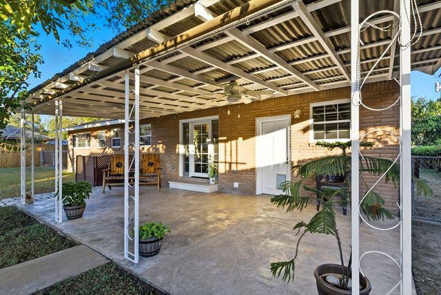 222 Hwy 27, Comfort, TX 78013