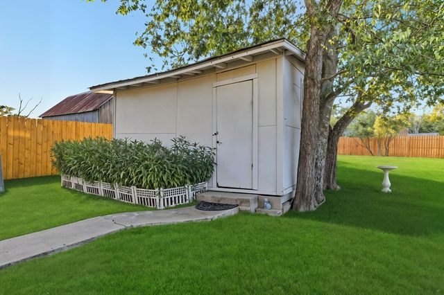 222 Hwy 27, Comfort, TX 78013