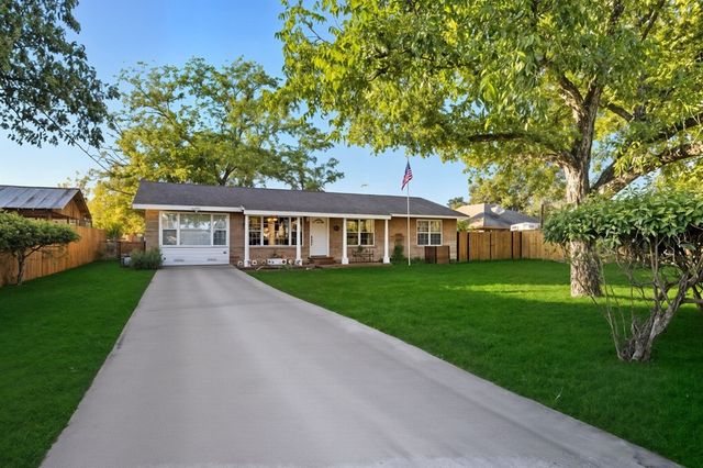 222 Hwy 27, Comfort, TX 78013