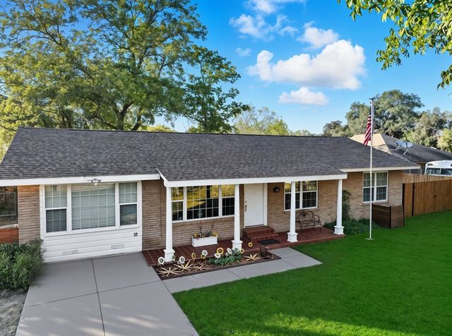 222 Hwy 27, Comfort, TX 78013