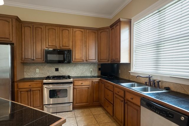 4 Calcutta Cove, Hattiesburg, MS 39402