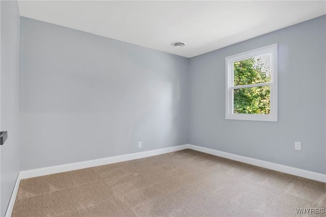 28 Campus Drive West, Amherst, NY 14226