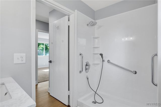 28 Campus Drive West, Amherst, NY 14226