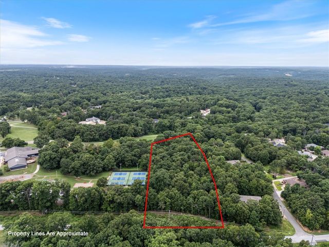 Edinburgh Road, Bella Vista, AR 72715
