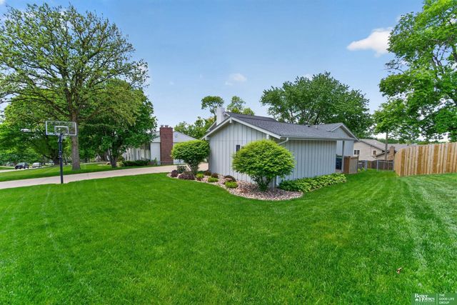 12620 Cryer Avenue, Omaha, NE 68144