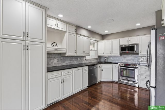 12620 Cryer Avenue, Omaha, NE 68144