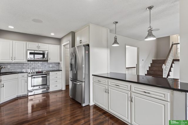 12620 Cryer Avenue, Omaha, NE 68144