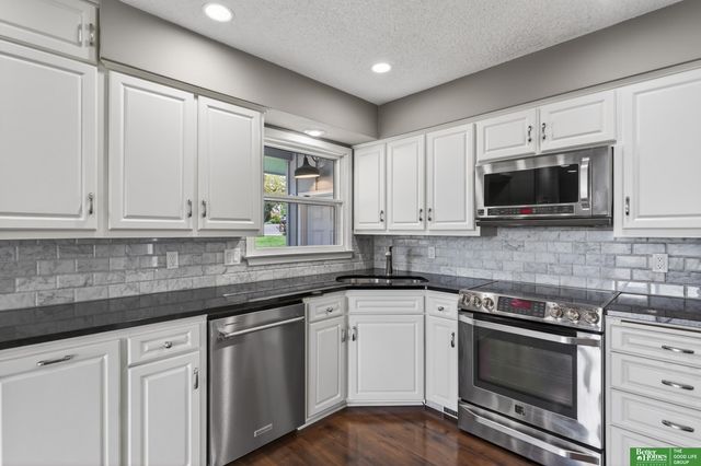 12620 Cryer Avenue, Omaha, NE 68144