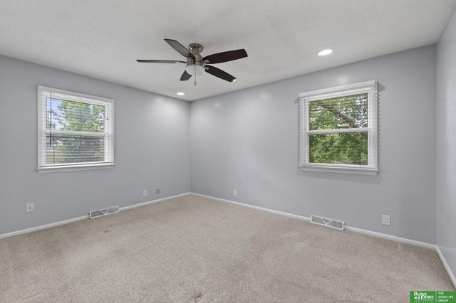 12620 Cryer Avenue, Omaha, NE 68144