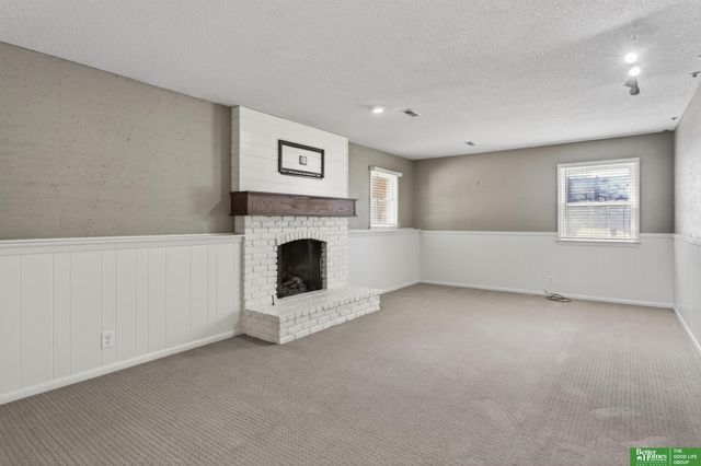 12620 Cryer Avenue, Omaha, NE 68144