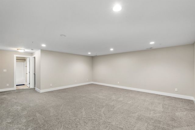 4469 Lower Beaver Road, Des Moines, IA 50130