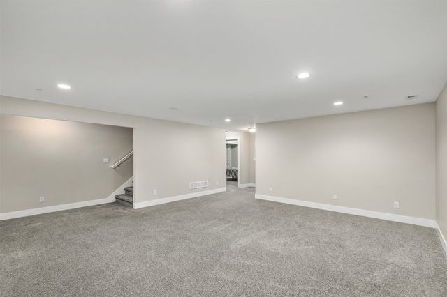 4469 Lower Beaver Road, Des Moines, IA 50130