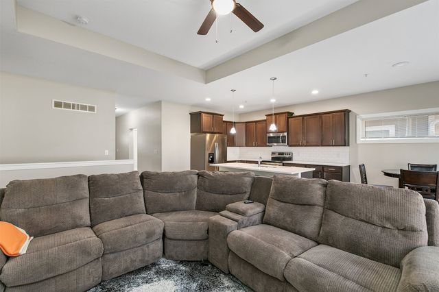 4469 Lower Beaver Road, Des Moines, IA 50130