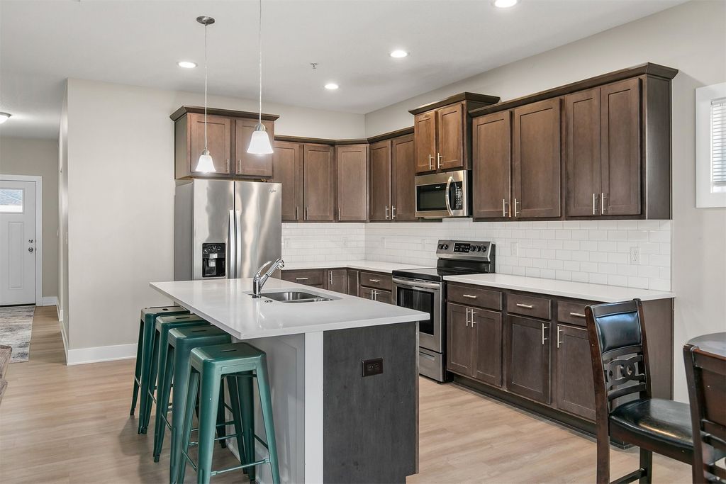 4469 Lower Beaver Road, Des Moines, IA 50130