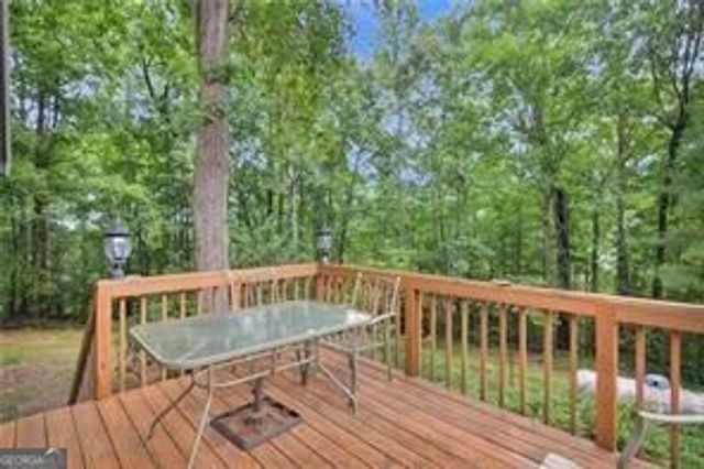 585 Lee Drive, Acworth, GA 30102