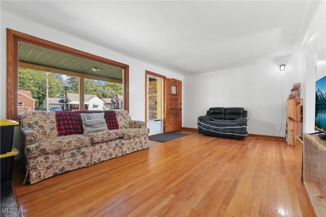 97 Rosary Drive, Campbell, OH 44405