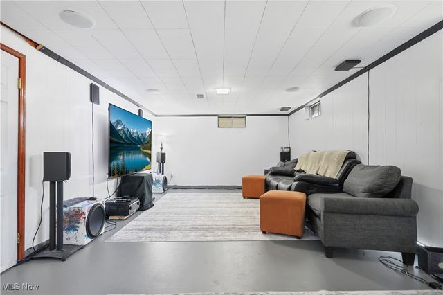 97 Rosary Drive, Campbell, OH 44405