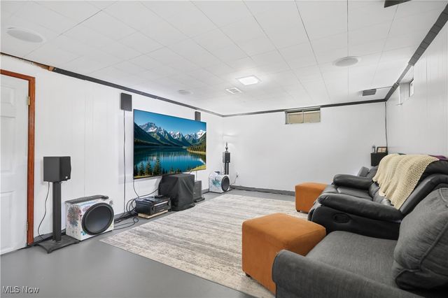 97 Rosary Drive, Campbell, OH 44405