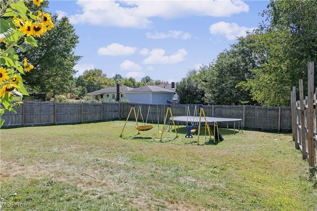 97 Rosary Drive, Campbell, OH 44405