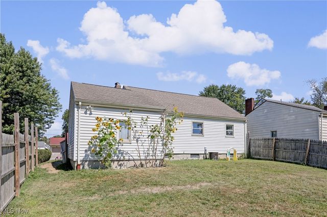 97 Rosary Drive, Campbell, OH 44405