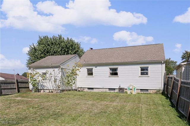 97 Rosary Drive, Campbell, OH 44405