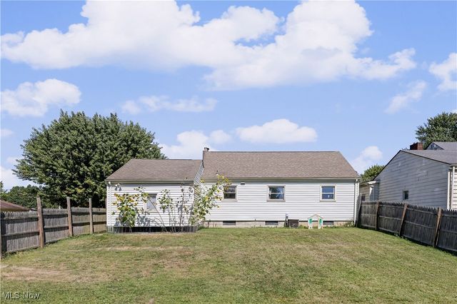 97 Rosary Drive, Campbell, OH 44405