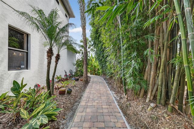 1016 JULIETTE BOULEVARD, Mount Dora, FL 32757
