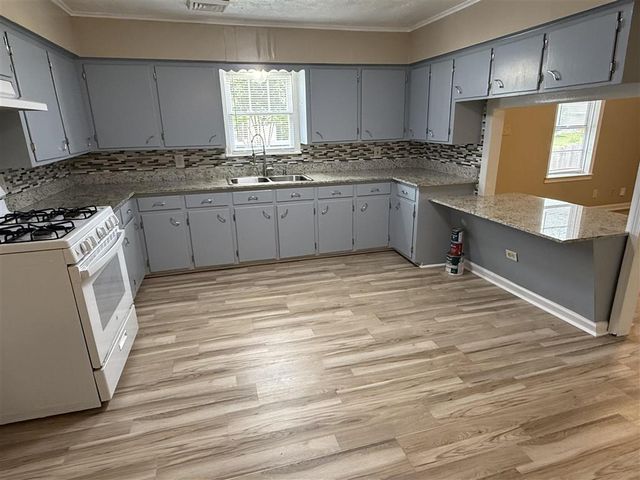 1002 13th Street, Lake Charles, LA 70601