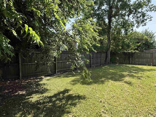 1002 13th Street, Lake Charles, LA 70601