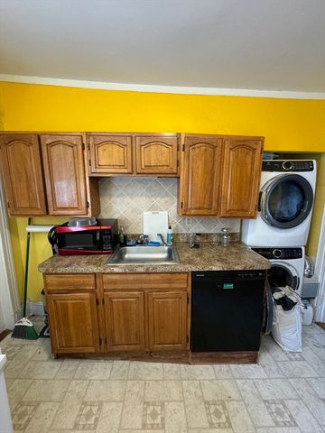 26 Parkway Road 3, Brookline, MA 02445