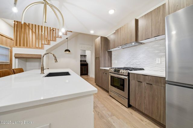 1227 Hull St, Louisville, KY 40204