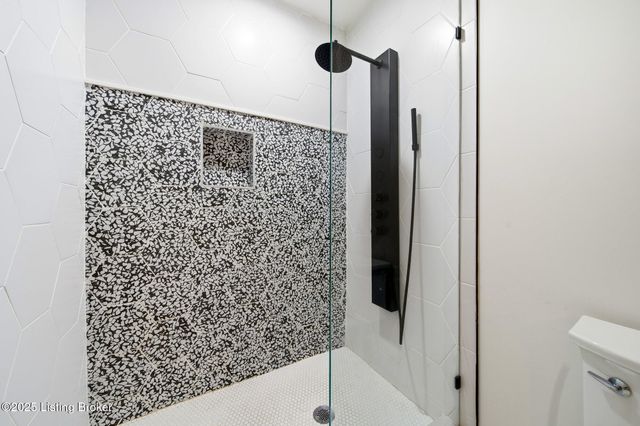 1227 Hull St, Louisville, KY 40204