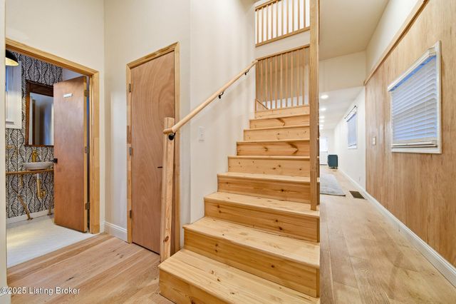 1227 Hull St, Louisville, KY 40204