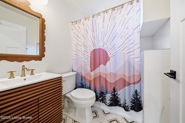 1227 Hull St, Louisville, KY 40204