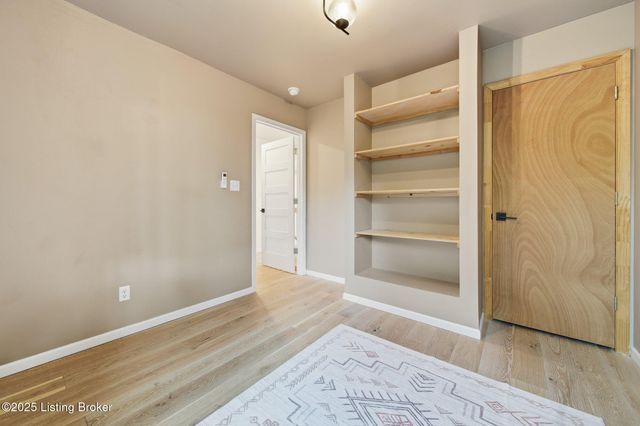 1227 Hull St, Louisville, KY 40204