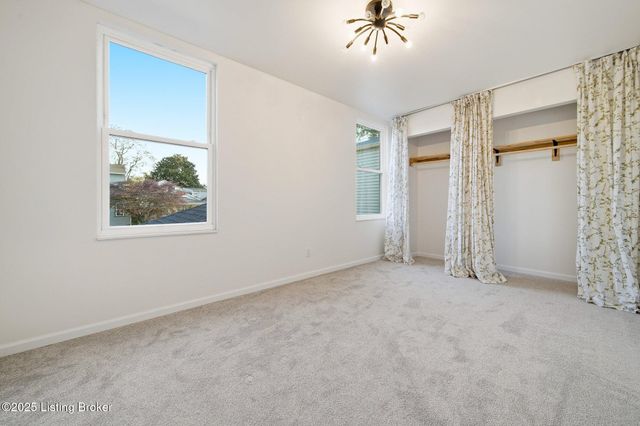 1227 Hull St, Louisville, KY 40204