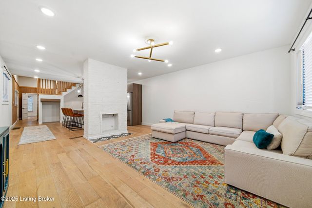 1227 Hull St, Louisville, KY 40204